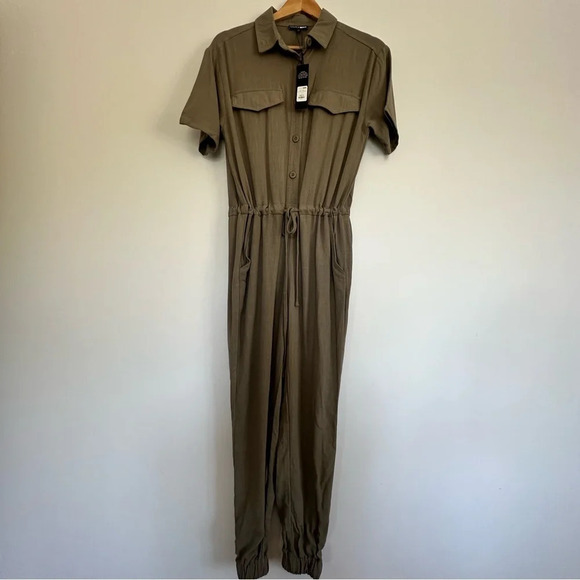 Fashion Nova NWT Light Weight Jumpsuit Size: S - Picture 2 of 5